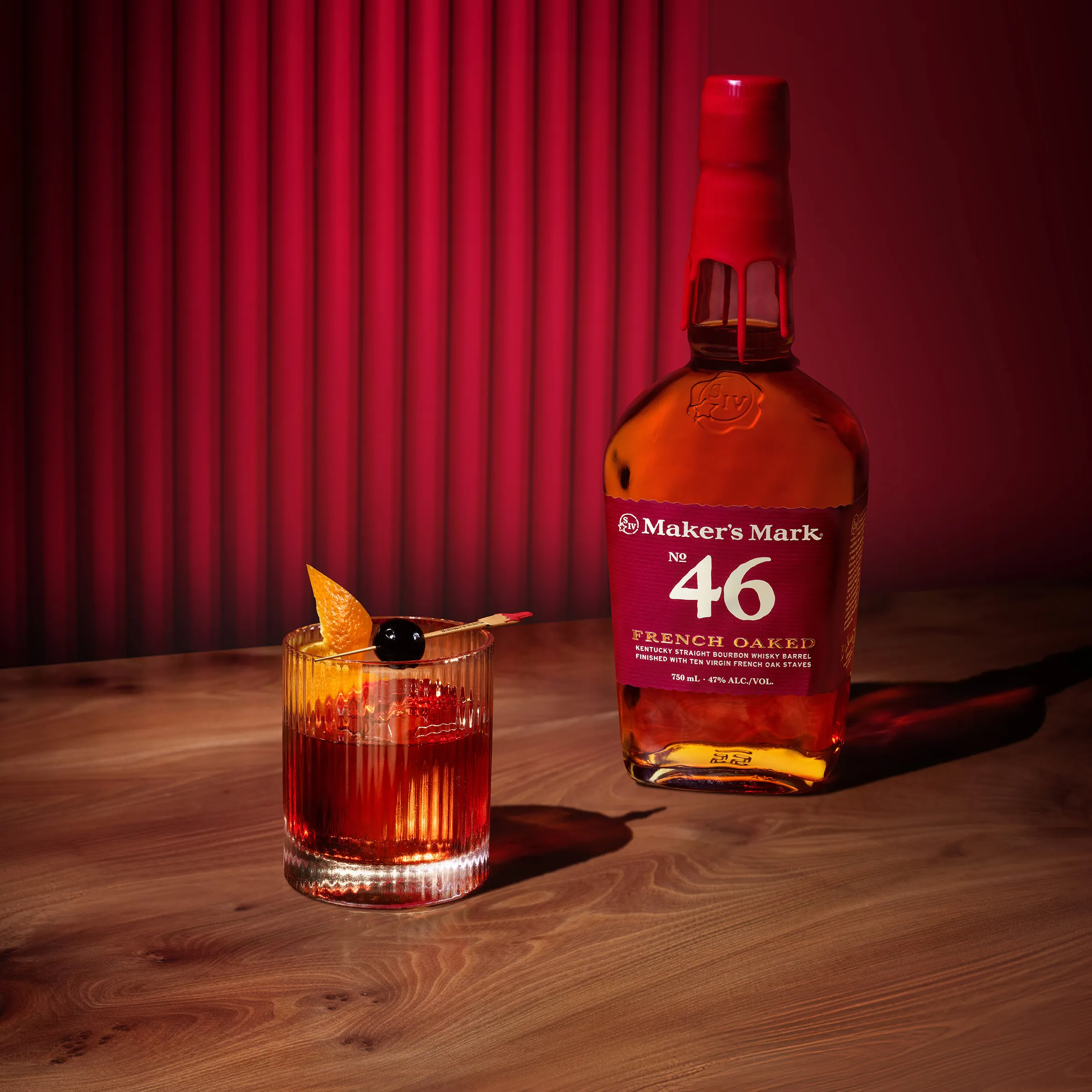 A bottle and glass of Boulevardier