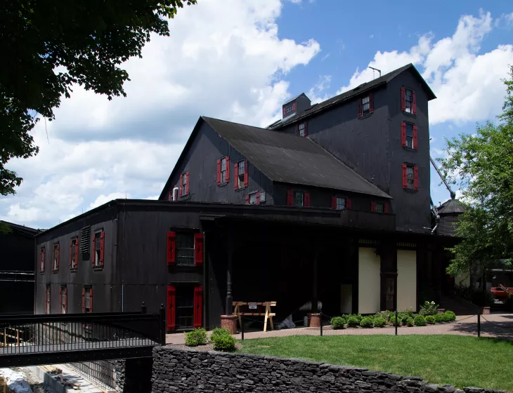 Exterior photo of the Maker's Mark bourbon whisky distillery on Star Hill Farm in Loretto, Kentucky. 
